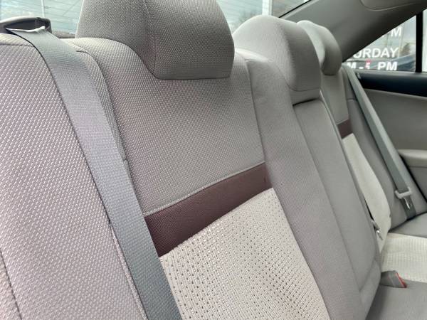 2012 Toyota Camry XLE Sunroof Cloth Local Clean Title Low Miles -... for sale in Wausau, WI – photo 9