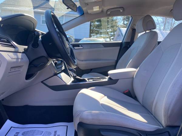 2017 Hyundai Sonata sedan-Low miles, fully serviced and ready to for sale in Grand Rapids, MI – photo 12