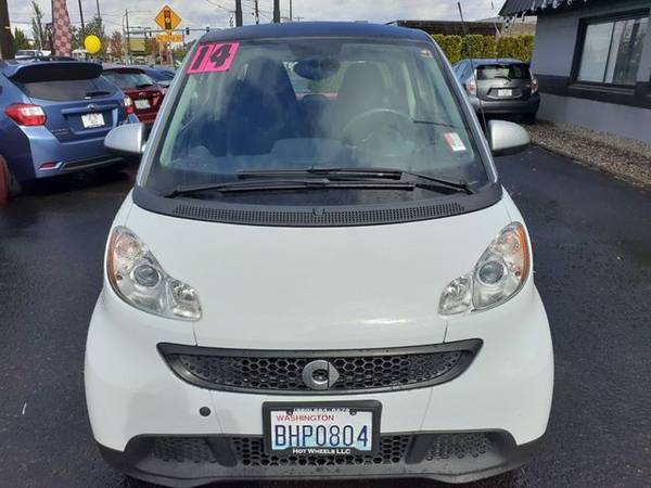 2014 smart fortwo Pure Hatchback Coupe 2D Hatchback - cars & trucks... for sale in Vancouver, OR – photo 2