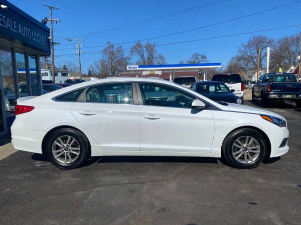 2017 Hyundai Sonata sedan-Low miles, fully serviced and ready to for sale in Grand Rapids, MI – photo 8