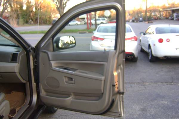 2006 Jeep Grand Cherokee Laredo, Clean Title, Runs Smooth - cars & for sale in Lynchburg, VA – photo 16