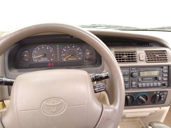 1999 Toyota Avalon LS 220K -CLEAN- - cars & trucks - by owner -... for sale in Fremont, OH – photo 8