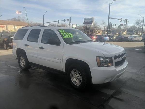 2007 Chevrolet Tahoe 4WD 4dr 1500 LS - cars & trucks - by dealer -... for sale in Indianola, IA – photo 3