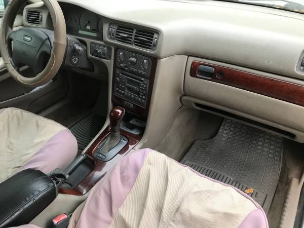 2000 Volvo V70 wagon - cars & trucks - by owner - vehicle automotive... for sale in Glenview, IL – photo 7
