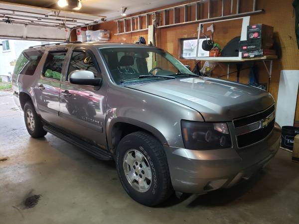 2007 Chevy Suburban LT - cars & trucks - by owner - vehicle... for sale in Saint Paul, MN – photo 3