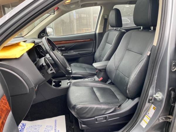 2014 MITSUBISHI OUTLANDER GT V6 S-AWC! LEATHER! SUNROOF! TOUCH... for sale in N SYRACUSE, NY – photo 10
