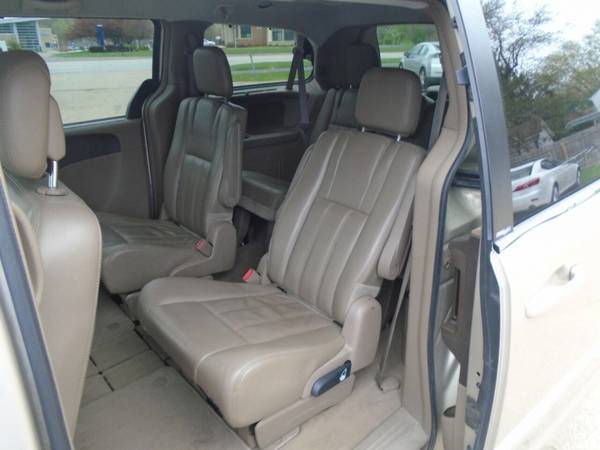 2013 Chrysler Town and Country Touring 4dr Mini Van for sale in Kalamazoo, MI – photo 10