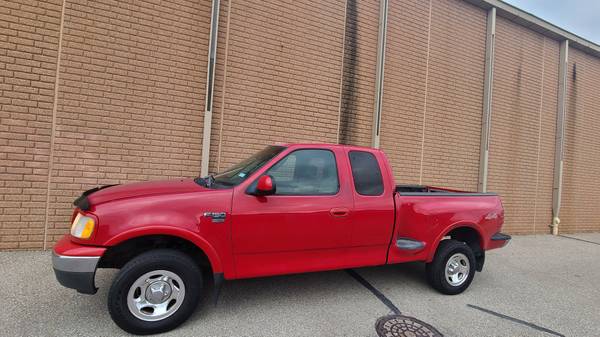 2002 Ford F150 XLT 100% Rust Free 4x4 - cars & trucks - by owner -... for sale in Ann Arbor, MI – photo 4
