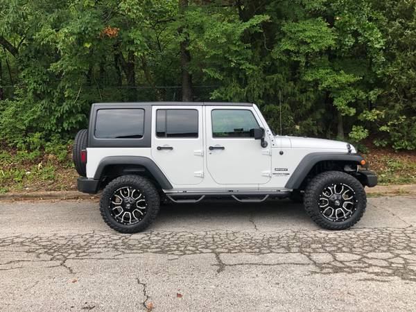 2018 Jeep Wrangler JK Unlimited Sport 4WD suv White for sale in Fayetteville, AR – photo 7