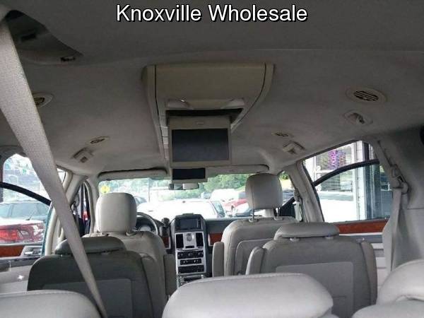 2009 Chrysler Town and Country Touring 4dr Mini Van for sale in Knoxville, TN – photo 13