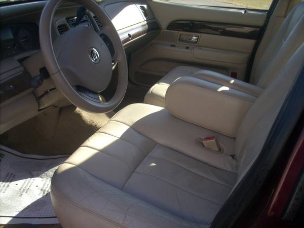 2008 Mercury Marquis LS - cars & trucks - by dealer - vehicle... for sale in Eau Claire, WI – photo 8