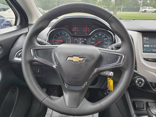 2018 Chevrolet Cruze LS ***10K miles ONLY*** for sale in Omaha, NE – photo 15