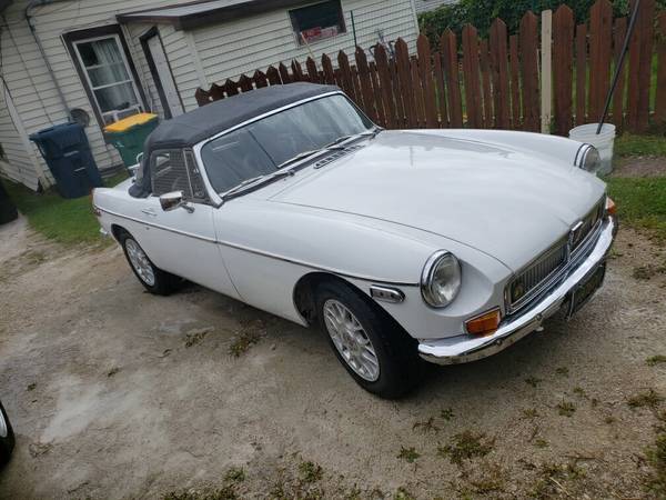 1972 ENGLISH MG MGB CONVERTIBLE – RUNS GREAT – NICE WINTER PROJECT. for sale in Appleton, WI – photo 2