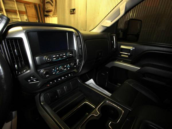 2015 Chevrolet Chevy Silverado 2500HD Built After Aug 14 4WD Crew... for sale in Evans, CO – photo 17