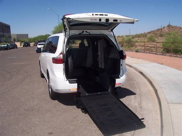 2015 Toyota Sienna LE Wheelchair Handicap Mobility Van - cars & for sale in Phoenix, OR – photo 3