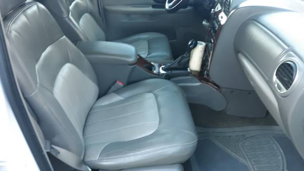 2002 GMC Envoy SLT 4x4 - cars & trucks - by owner - vehicle... for sale in Council Bluffs, NE – photo 10