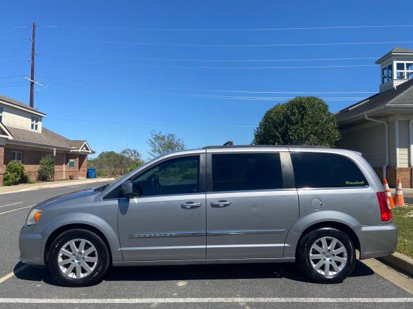 2014 Chrysler town and country for sale in Salisbury, District Of Columbia – photo 8