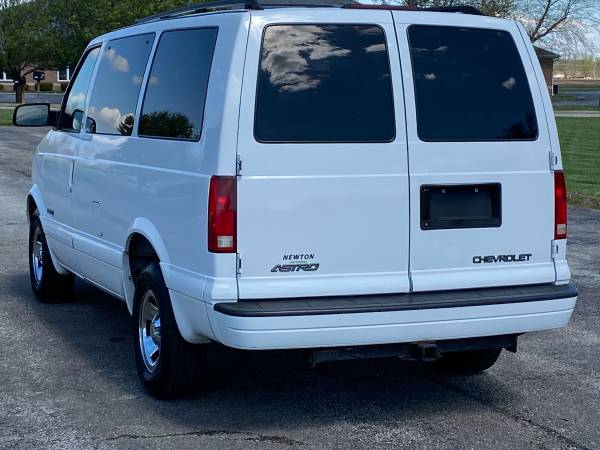 2002 Chevrolet Astro Van only 119, 000 miles No Rust! 7950 - cars & for sale in Chesterfield Indiana, IN – photo 7