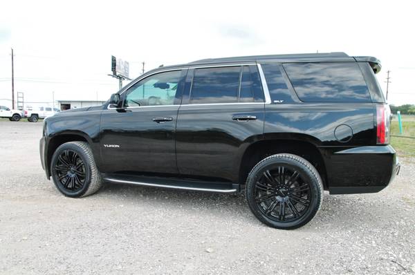 2017 GMC YUKON SLT 4X4 - LOADED - 22s - BLK ON BLK - NAV - LOW... for sale in Liberty Hill, TX – photo 6