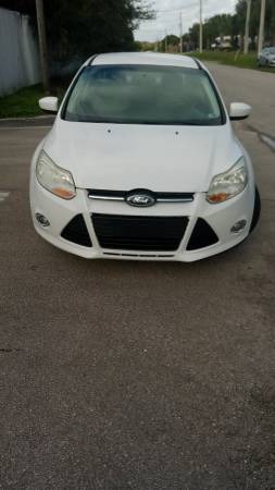 2012 Ford Focus SE - cars & trucks - by owner - vehicle automotive... for sale in Port Saint Lucie, FL – photo 3