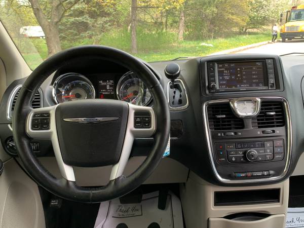 2016 Chrysler Town Country 4dr Wgn Touring - - by for sale in Flint, MI – photo 21