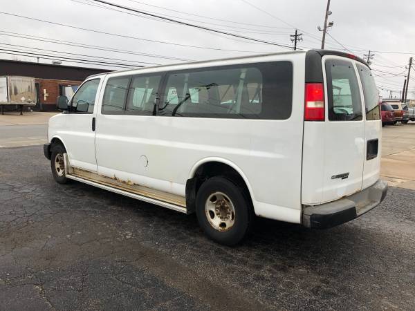 2007 Chevy Express 3500 passenger van - cars & trucks - by dealer -... for sale in Cleveland, OH – photo 4