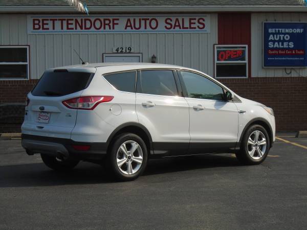 2015 Ford Escape SE 4WD - cars & trucks - by dealer - vehicle... for sale in Bettendorf, IA – photo 3