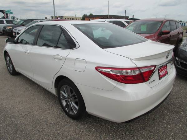 2017 Toyota Camry SE - cars & trucks - by dealer - vehicle... for sale in Moorhead, ND – photo 3