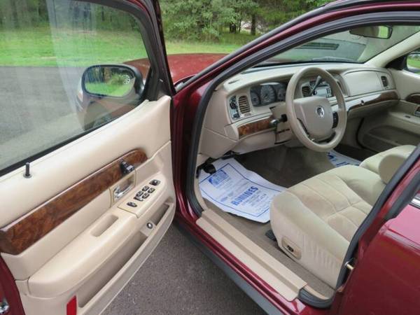 2005 MERCURY GRAND MARQUIS GS - cars & trucks - by dealer - vehicle... for sale in Sevierville, TN – photo 13