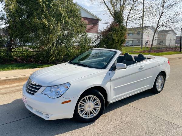ONLY 92, 000 MILES! 2008 CHRYSLER SEBRING CONVERTIBLE TOURING - cars for sale in Cedar Rapids, IA – photo 3