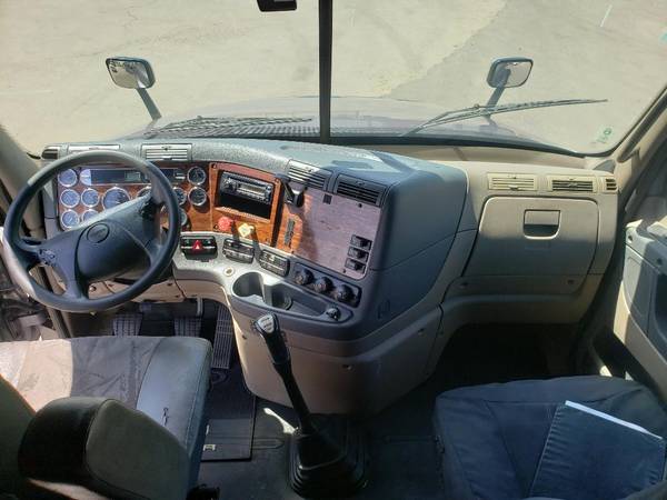 2012 FREIGHTLINER CASCADIA for sale in Bakersfield, CA – photo 3