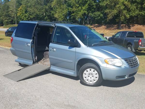 WHEELCHAIR ACCESSIBLE AUTO SIDE ENTRY VAN ONLY 48K for sale in Shelby, NC – photo 18
