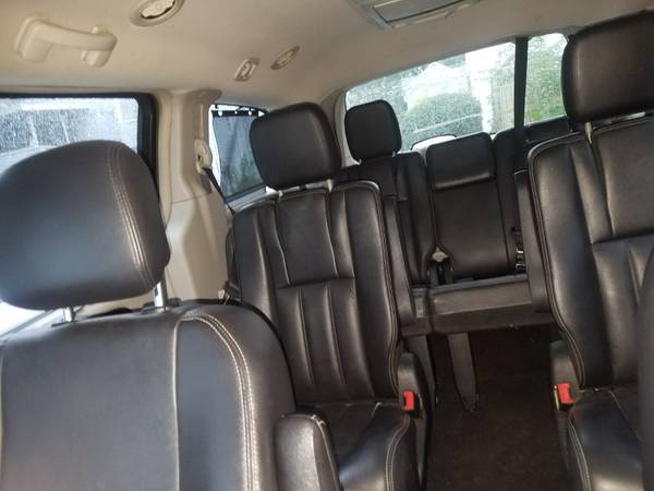 2011 Chrysler Town & Country Touring L FOR SALE! for sale in Brewster, NY – photo 13