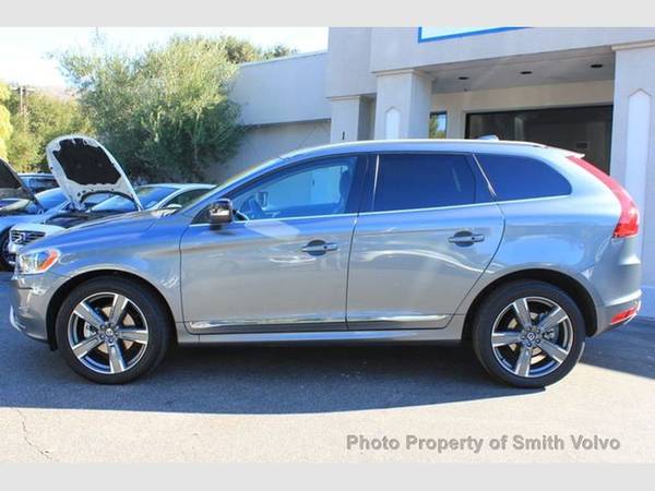 2017 Volvo XC60 T5 FWD Dynamic VERY LOW MILES - cars & trucks - by... for sale in San Luis Obispo, CA – photo 2