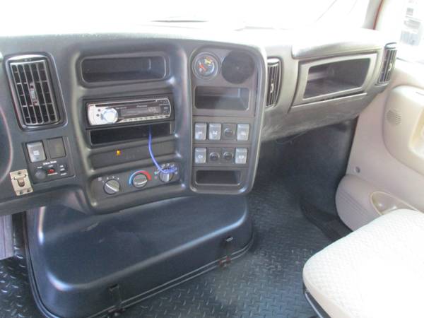 2008 Chevrolet CC4500 CREW CAB 4500 HAULER TRUCK 67K MILES - cars & for sale in south amboy, AL – photo 17