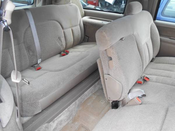 Chevy Suburban 1500 LS 4x4 with 3rd Row Seats and Barn Doors for sale in Havertown, PA – photo 16