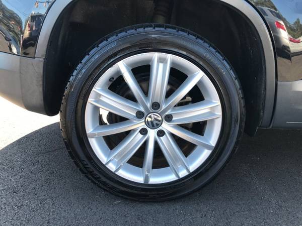 2011 VOLKSWAGEN TIGUAN 2.0T WITH 130,000 MILES for sale in Akron, IN – photo 9