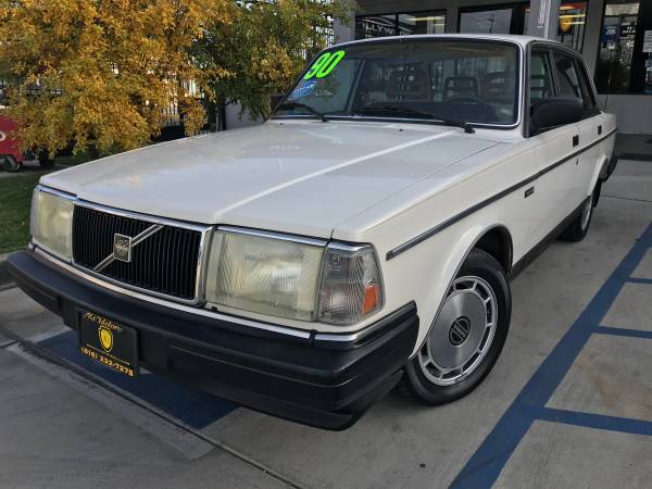 1990 VOLVO / 240DL / WHITE / SUPER CLEAN / LOW MILEAGE / MUST SEE -... for sale in Los Angeles, CA – photo 4