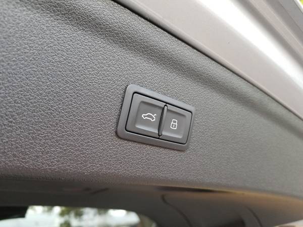 2015 Audi Q3 2.0T Prestige EDITION~ NAVI~ CAMERA~ PANO ROOF~ CLEAN... for sale in Sarasota, FL – photo 15