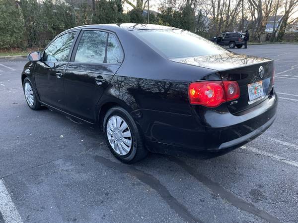 2008 VOLKSWAGEN JETTA MANUAL STICKSHIFT - cars & trucks - by owner -... for sale in East Meadow, NY – photo 5