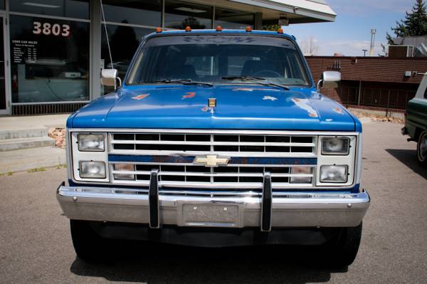 1988 Chevrolet Suburban V10 4WD - - by dealer for sale in Greeley, CO – photo 2