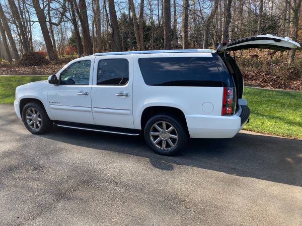 2007 GMC Yukon XL Denali - cars & trucks - by owner - vehicle... for sale in Gaithersburg, MD – photo 3