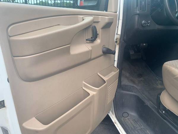 *************2009 CHEVROLET EXPRESS 1500 CARGO VAN! ONLY 18,000 MILES! for sale in Bohemia, NY – photo 7