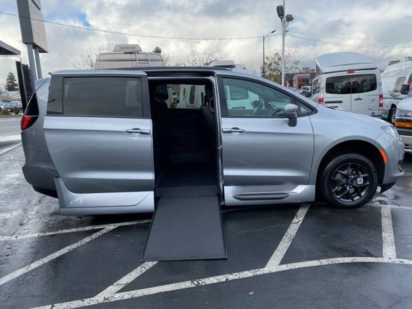 2020 Chrysler Pacifica - - by dealer - vehicle for sale in Hayward, CA – photo 3