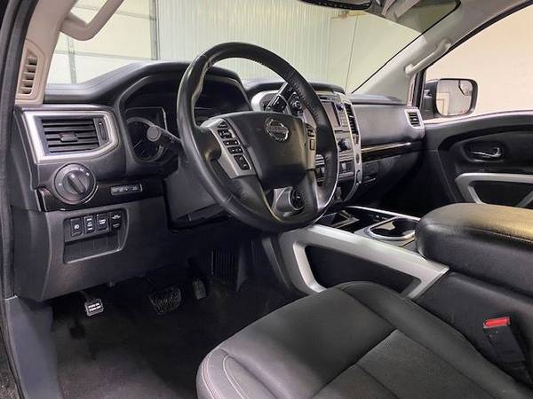 2017 Nissan Titan Crew Cab - Small Town & Family Owned! Excellent... for sale in Wahoo, NE – photo 7