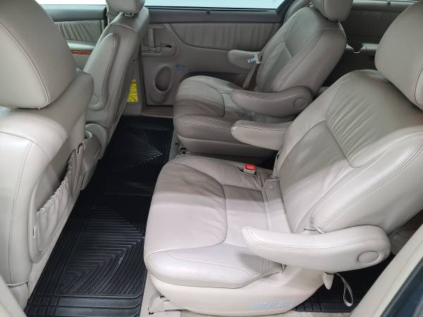 2010 Toyota Sienna XLE Seats 7! Moon! Heated Seats! DVD! 138k Mi! -... for sale in Suamico, WI – photo 9