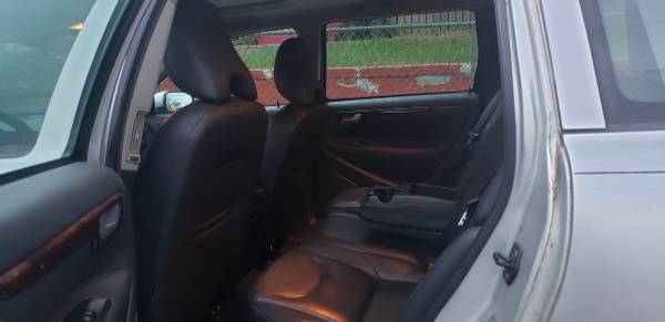 2005 VOLVO V70 WAGON 3RD ROW SEAT - cars & trucks - by owner -... for sale in Montclair, NJ – photo 12
