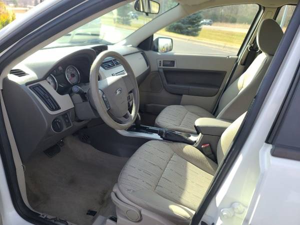 2009 Ford Focus SE 4dr Sedan - - by dealer - vehicle for sale in Faribault, WI – photo 13