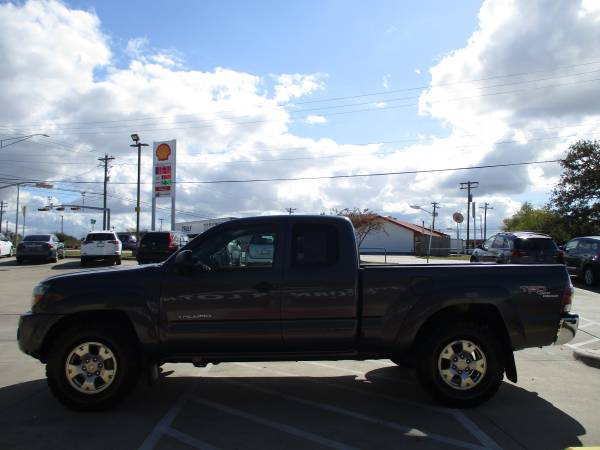 2011✦ TOYOTA TACOMA✦ - cars & trucks - by dealer - vehicle... for sale in Bryan, TX – photo 4