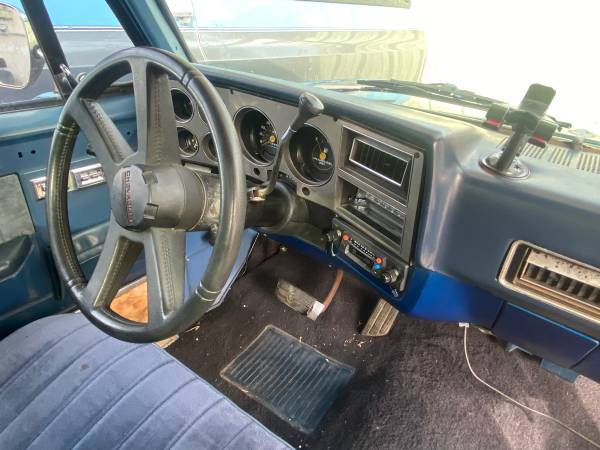 1981 Chevy C10! Short Bed! 350 V8! Runs good! Needs cosmetic work -... for sale in Fort Worth, TX – photo 15